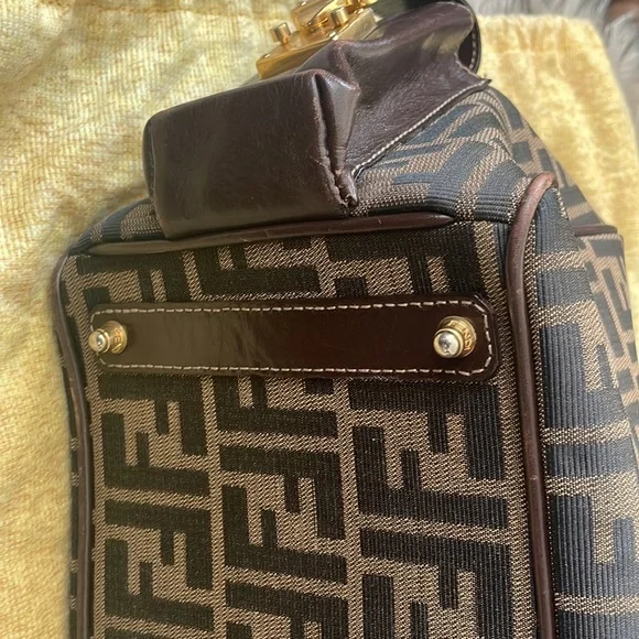 Authentic Fendi vintage shoulder bag - Picture 6 of 8